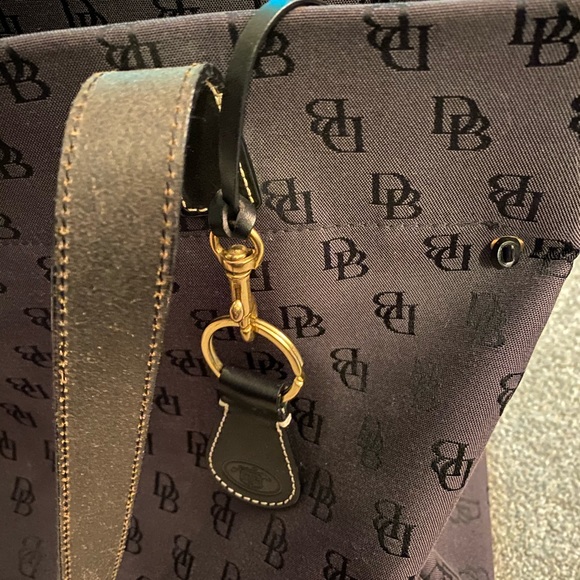 Black Dooney and Bourke Shoulder bag - Picture 6 of 8